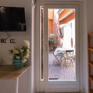  Apartamento Rione Monti With Private Garden Itália