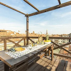 https://grand-canal-design-apartment.hotelinveneto.com