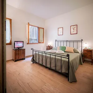  Apartamento Novella Benedicta Italia